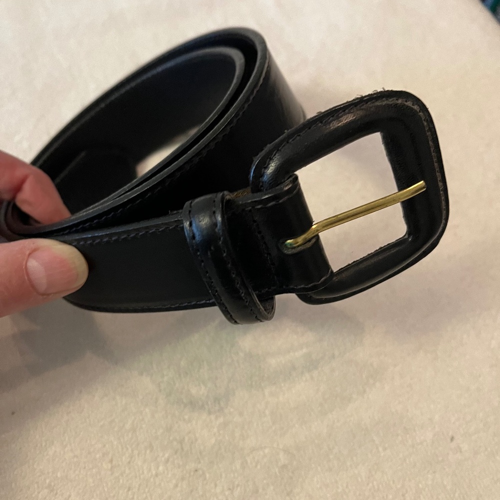 Black leather belt, 1 3/8” wide Hunt Club